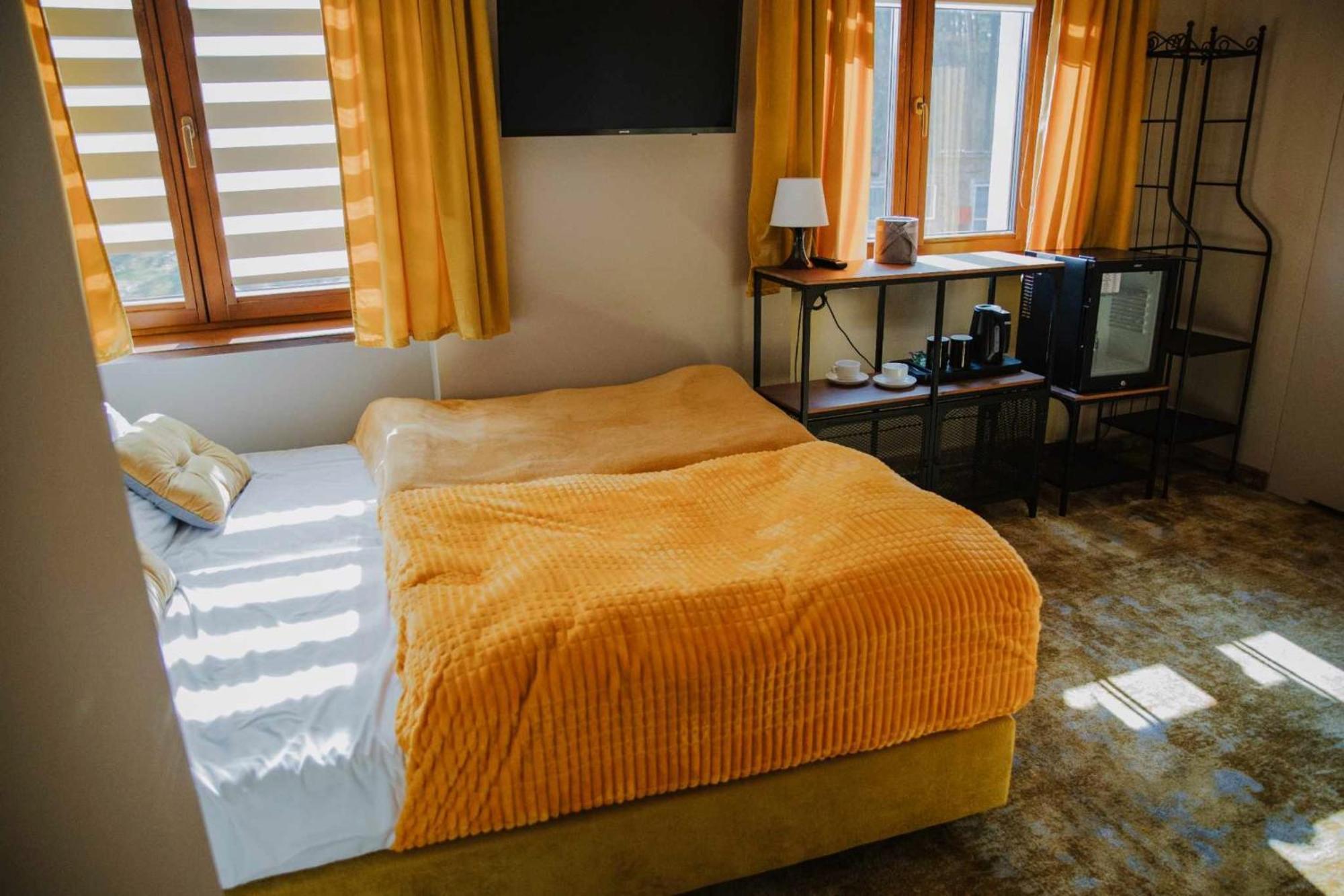 Stacja Kultura Hotel Poniatowa Bagian luar foto